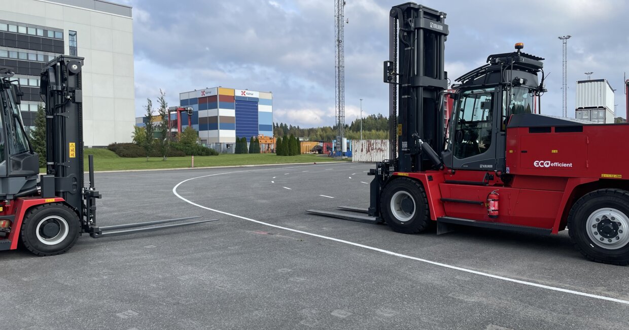 Medium Electric Forklift generates lots of buzz on the Electrifying Experience Tour